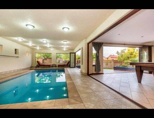 6 BEDROOM HOUSE FOR SALE IN MIDSTREAM ESTATE